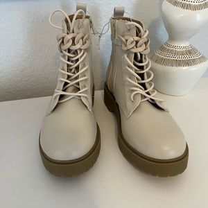 Report combat boots
